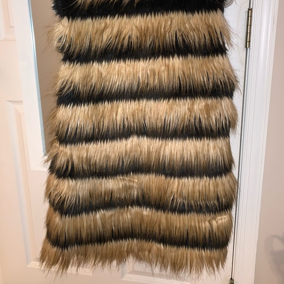 NWT Tan/Black Faux Fur Vest w/ Pockets!!! - Picture 3 of 3